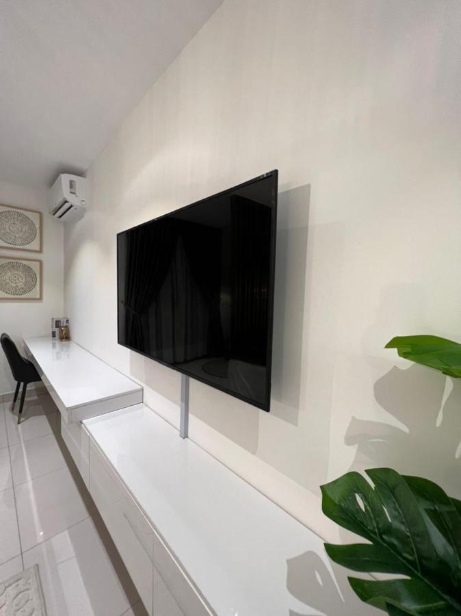 The Lennox Luxury Apartment Akra Dış mekan fotoğraf