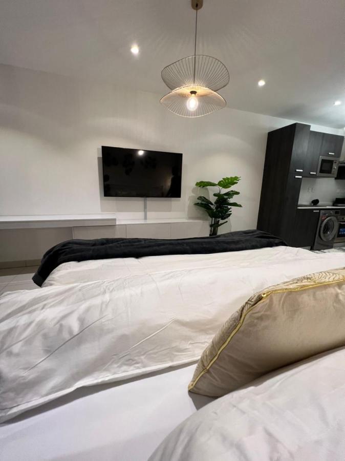 The Lennox Luxury Apartment Akra Dış mekan fotoğraf